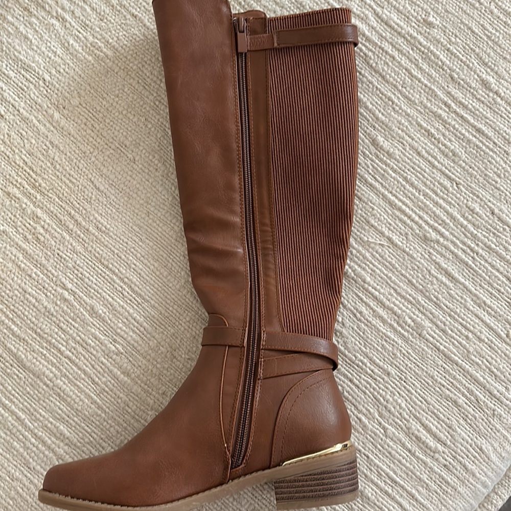 Boots - Picture 2 of 2